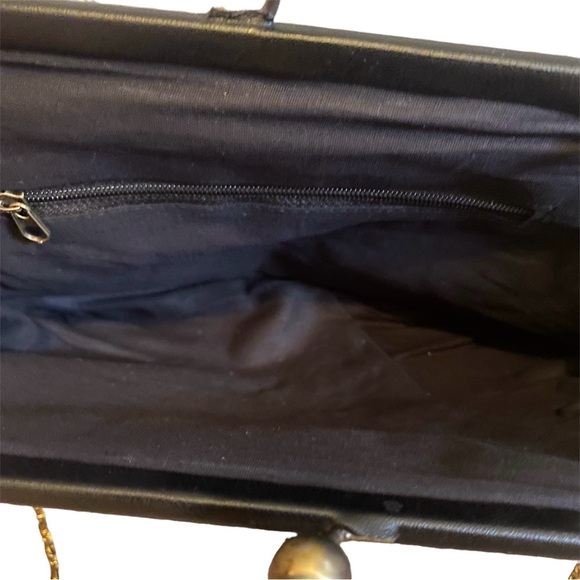 Hand-Crafted Beaded Frame Clutch Bag - Picture 10 of 11